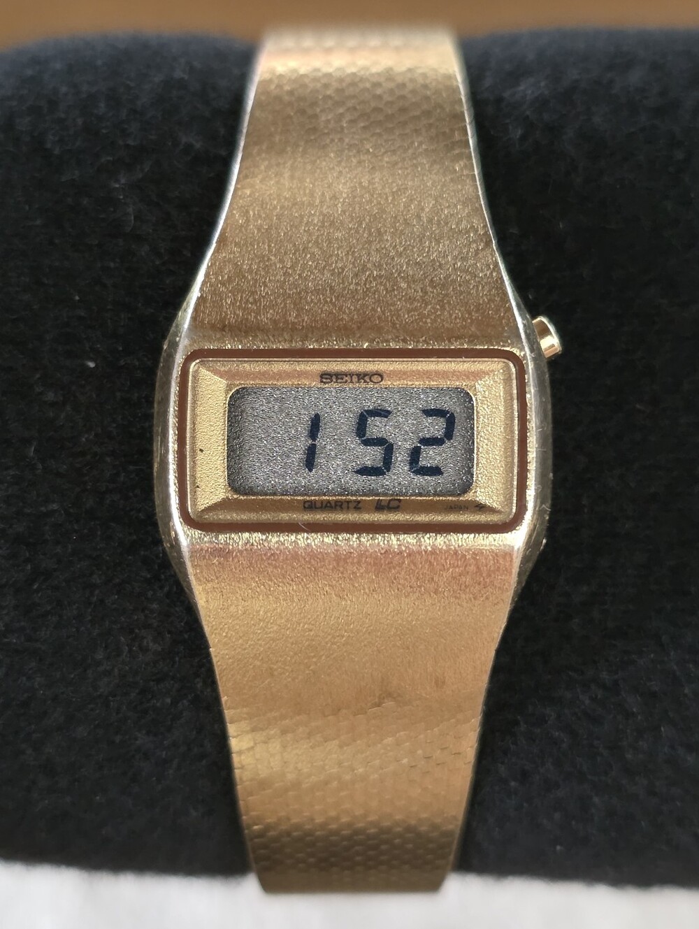 VTG Seiko LC L012-5029 LCD Digital Gold Tone Snake Scale Band 22mm Watch Works